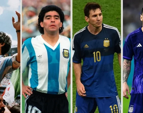Diego Maradona y Lionel Messi con la camiseta de la selección argentina de fútbol.