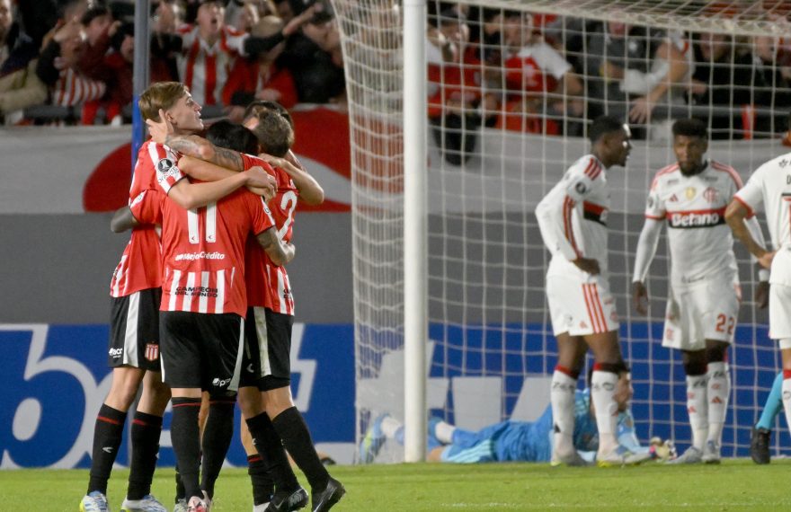 Estudiantes vs Corinthians